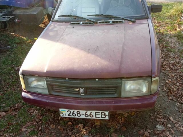 Красный Москвич / АЗЛК 2141, объемом двигателя 1.6 л и пробегом 105 тыс. км за 700 $, фото 4 на Automoto.ua