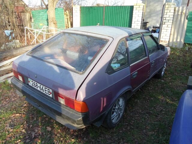 Красный Москвич / АЗЛК 2141, объемом двигателя 1.6 л и пробегом 105 тыс. км за 700 $, фото 3 на Automoto.ua