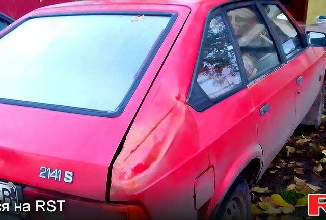 Москвич / АЗЛК 2141 1990 в Лохвице на Automoto.ua Красный Москвич / АЗЛК 2141, объемом двигателя 1.6 л и пробегом 350 тыс. км за 1070 $, фото 2 на Automoto.ua