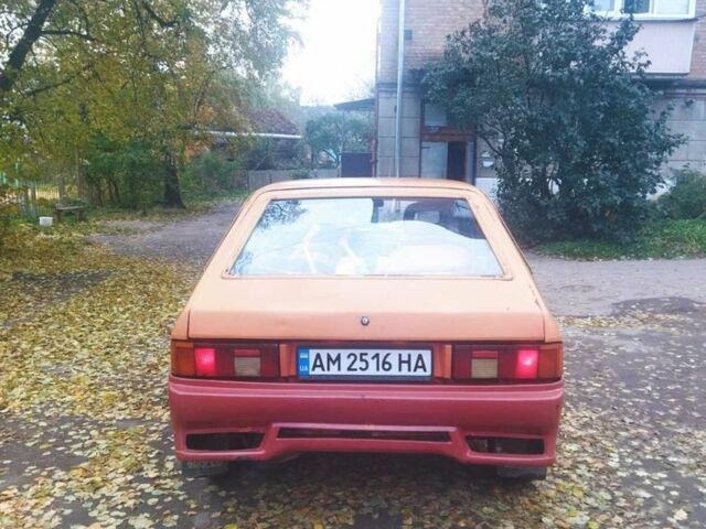 Красный Москвич / АЗЛК 2141, объемом двигателя 1.5 л и пробегом 179 тыс. км за 1000 $, фото 1 на Automoto.ua