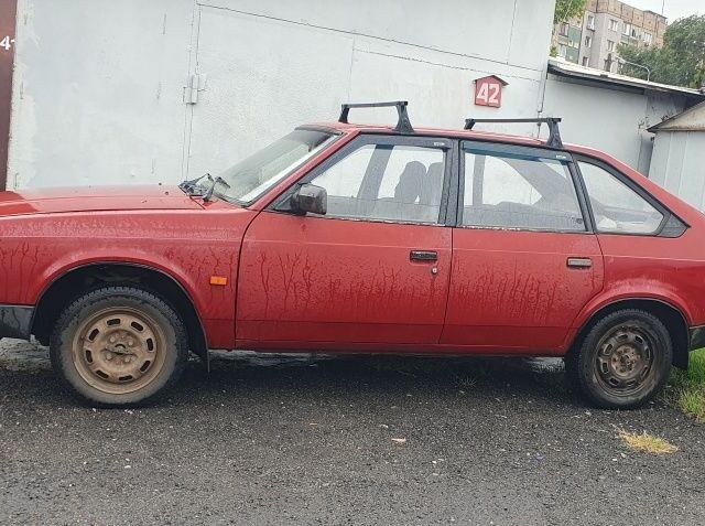 Красный Москвич / АЗЛК 2141, объемом двигателя 1.5 л и пробегом 345 тыс. км за 437 $, фото 1 на Automoto.ua