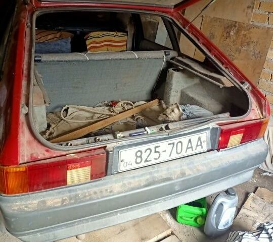 Красный Москвич / АЗЛК 2141, объемом двигателя 0 л и пробегом 360 тыс. км за 192 $, фото 2 на Automoto.ua