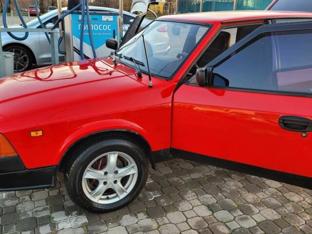 Красный Москвич / АЗЛК 2141, объемом двигателя 1.5 л и пробегом 178 тыс. км за 2500 $, фото 4 на Automoto.ua
