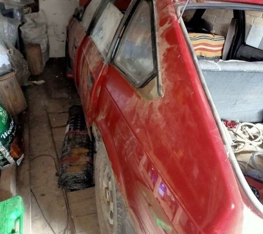 Красный Москвич / АЗЛК 2141, объемом двигателя 0 л и пробегом 360 тыс. км за 192 $, фото 1 на Automoto.ua