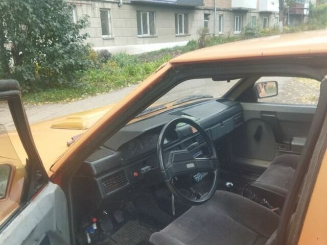 Красный Москвич / АЗЛК 2141, объемом двигателя 1.5 л и пробегом 179 тыс. км за 1000 $, фото 4 на Automoto.ua