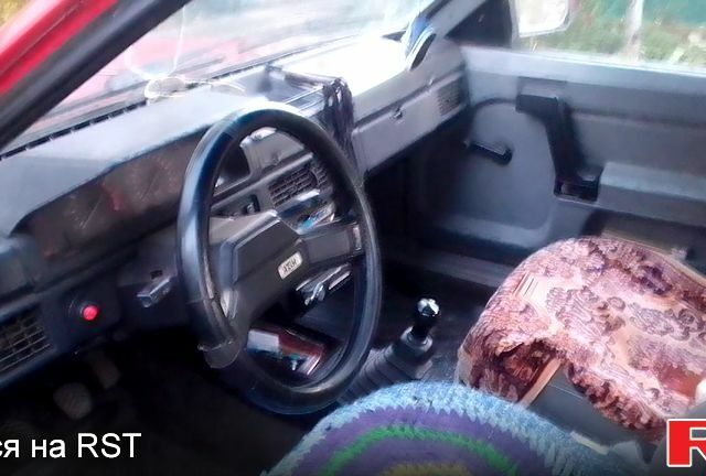 Москвич / АЗЛК 2141 1990 в Лохвице на Automoto.ua Красный Москвич / АЗЛК 2141, объемом двигателя 1.6 л и пробегом 350 тыс. км за 1070 $, фото 4 на Automoto.ua