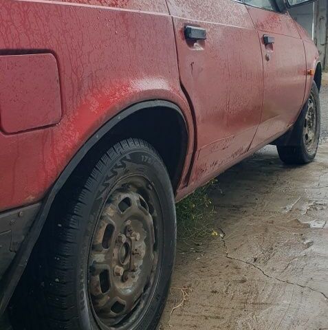 Красный Москвич / АЗЛК 2141, объемом двигателя 1.5 л и пробегом 345 тыс. км за 437 $, фото 4 на Automoto.ua