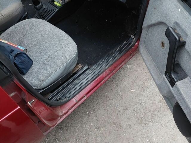 Красный Москвич / АЗЛК 2141, объемом двигателя 1.5 л и пробегом 204 тыс. км за 900 $, фото 6 на Automoto.ua