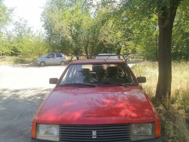 Красный Москвич / АЗЛК 2141, объемом двигателя 1 л и пробегом 200 тыс. км за 600 $, фото 1 на Automoto.ua