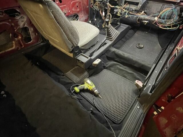 Красный Москвич / АЗЛК 2141, объемом двигателя 1.5 л и пробегом 3 тыс. км за 1534 $, фото 7 на Automoto.ua