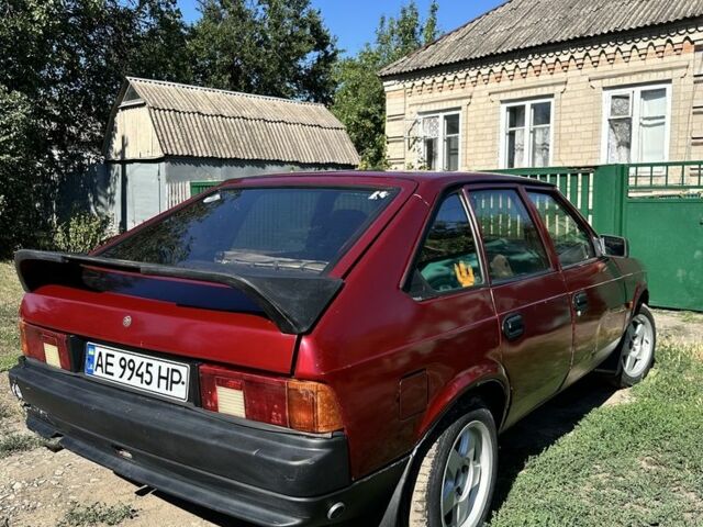 Красный Москвич / АЗЛК 2141, объемом двигателя 1.5 л и пробегом 150 тыс. км за 594 $, фото 4 на Automoto.ua