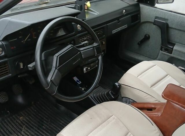 Красный Москвич / АЗЛК 2141, объемом двигателя 1.5 л и пробегом 150 тыс. км за 850 $, фото 6 на Automoto.ua