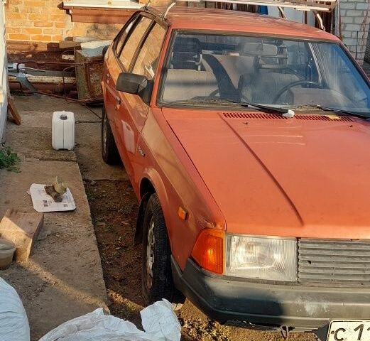 Красный Москвич / АЗЛК 2141, объемом двигателя 0 л и пробегом 100 тыс. км за 500 $, фото 1 на Automoto.ua