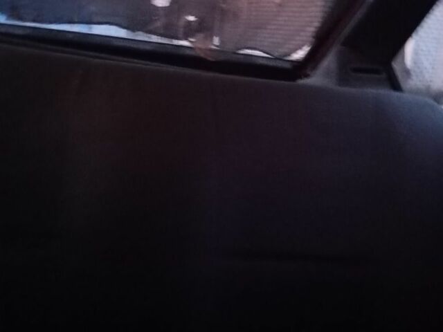 Москвич / АЗЛК 2141 1990 в Кривом Роге на Automoto.ua Красный Москвич / АЗЛК 2141, объемом двигателя 2 л и пробегом 200 тыс. км за 597 $, фото 4 на Automoto.ua