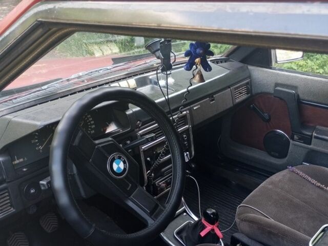 Красный Москвич / АЗЛК 2141, объемом двигателя 1.5 л и пробегом 70 тыс. км за 952 $, фото 2 на Automoto.ua