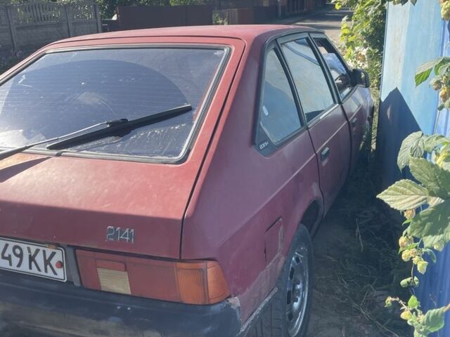 Красный Москвич / АЗЛК 2141, объемом двигателя 1.5 л и пробегом 111 тыс. км за 477 $, фото 2 на Automoto.ua