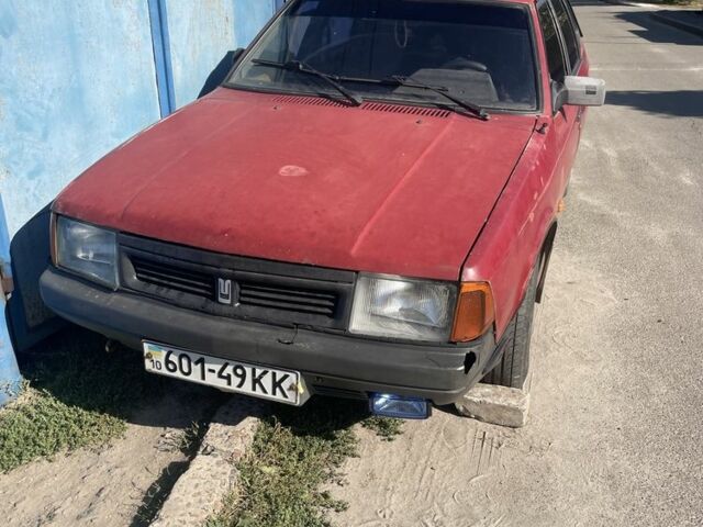 Красный Москвич / АЗЛК 2141, объемом двигателя 1.5 л и пробегом 111 тыс. км за 477 $, фото 1 на Automoto.ua