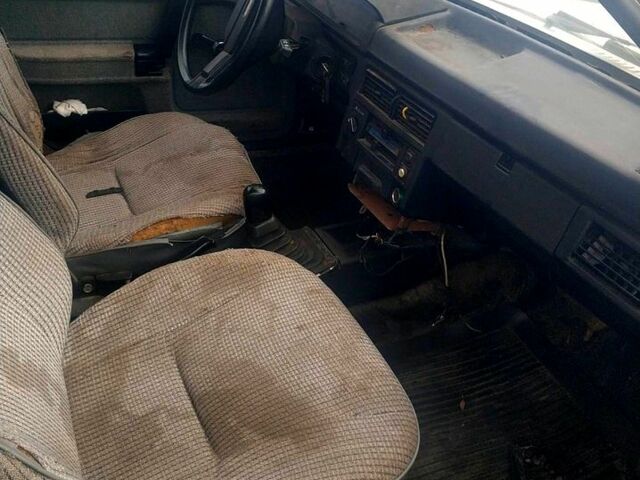 Москвич / АЗЛК 2141, объемом двигателя 1.5 л и пробегом 111 тыс. км за 280 $, фото 3 на Automoto.ua