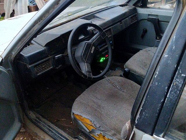 Москвич / АЗЛК 2141 1991 в Великой Александровке на Automoto.ua Москвич / АЗЛК 2141, объемом двигателя 1.5 л и пробегом 0 тыс. км за 450 $, фото 4 на Automoto.ua