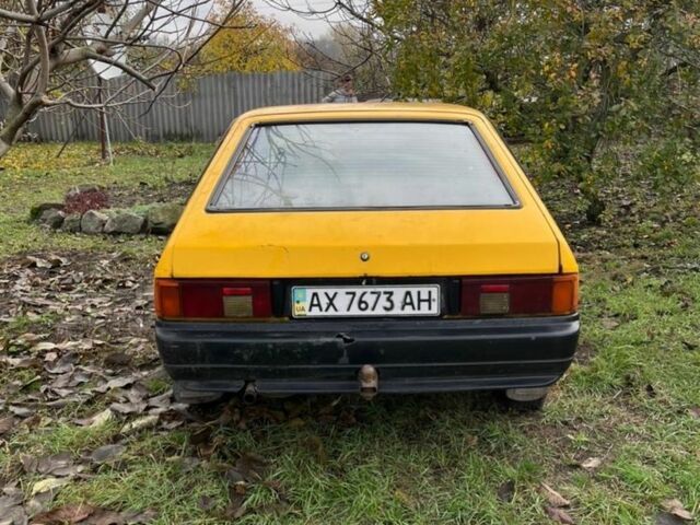 Желтый Москвич / АЗЛК 2141, объемом двигателя 1.7 л и пробегом 50 тыс. км за 357 $, фото 4 на Automoto.ua