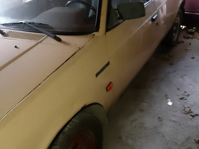 Желтый Москвич / АЗЛК 2141, объемом двигателя 0 л и пробегом 200 тыс. км за 358 $, фото 1 на Automoto.ua