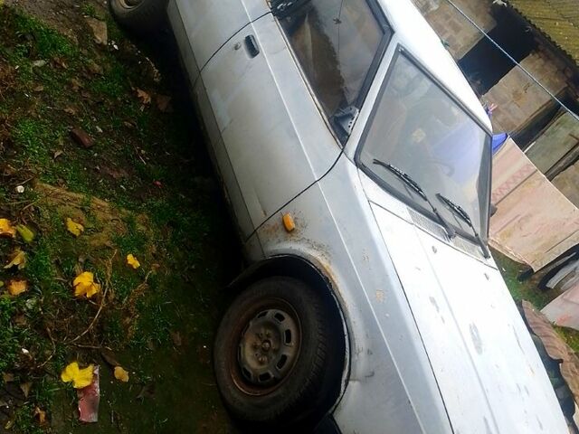 Серый Москвич / АЗЛК 2141, объемом двигателя 1.6 л и пробегом 250 тыс. км за 350 $, фото 5 на Automoto.ua