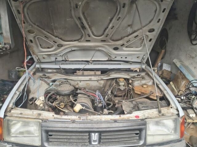 Серый Москвич / АЗЛК 2141, объемом двигателя 1.5 л и пробегом 200 тыс. км за 715 $, фото 1 на Automoto.ua