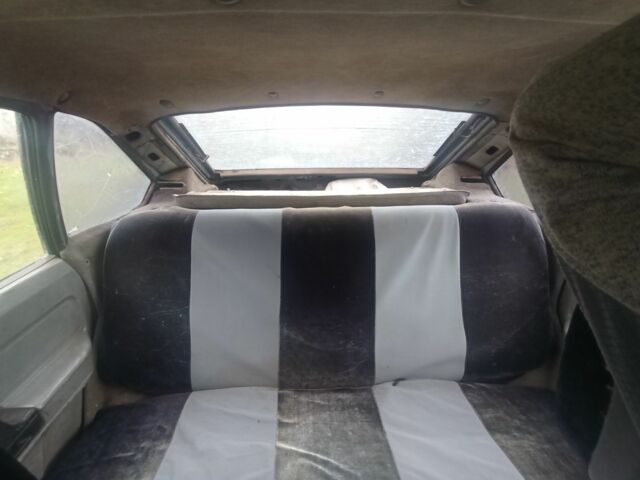 Москвич / АЗЛК 2141 1990 в Новомосковске на Automoto.ua Синий Москвич / АЗЛК 2141, объемом двигателя 1.7 л и пробегом 330 тыс. км за 429 $, фото 13 на Automoto.ua