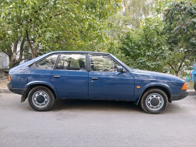 Синий Москвич / АЗЛК 2141, объемом двигателя 1.5 л и пробегом 104 тыс. км за 1000 $, фото 1 на Automoto.ua