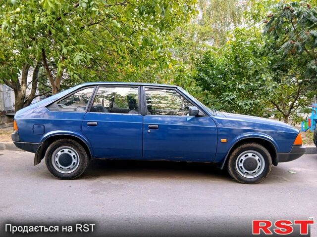 Синий Москвич / АЗЛК 2141, объемом двигателя 1.5 л и пробегом 200 тыс. км за 1000 $, фото 2 на Automoto.ua