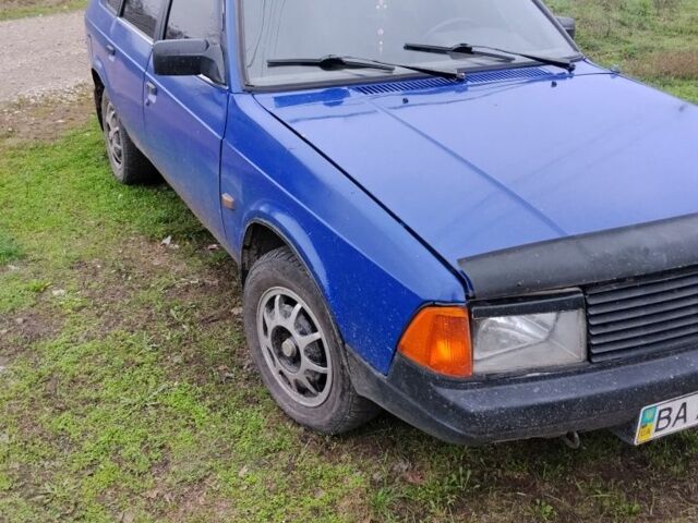 Синий Москвич / АЗЛК 2141, объемом двигателя 1 л и пробегом 200 тыс. км за 831 $, фото 3 на Automoto.ua