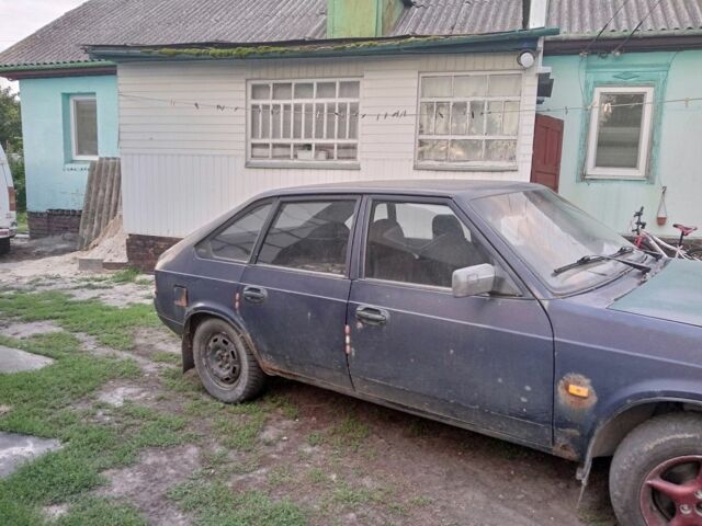 Синий Москвич / АЗЛК 2141, объемом двигателя 2 л и пробегом 100 тыс. км за 388 $, фото 3 на Automoto.ua