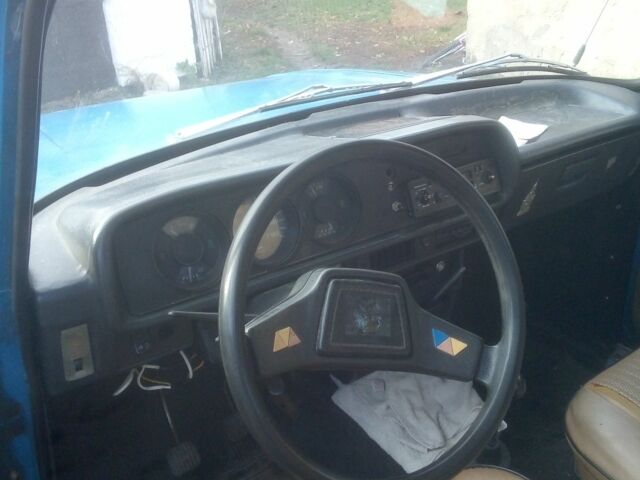 Москвич / АЗЛК 2141 1987 в Ровно на Automoto.ua Синий Москвич / АЗЛК 2141, объемом двигателя 1.5 л и пробегом 800 тыс. км за 350 $, фото 6 на Automoto.ua