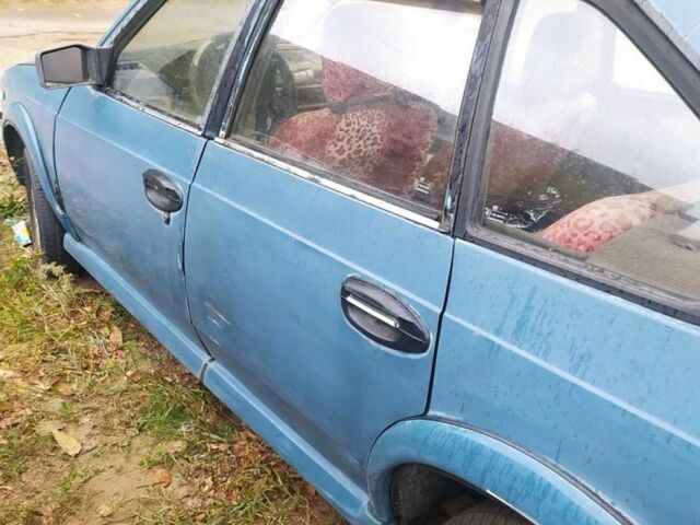 Москвич / АЗЛК 2141 1990 в Днепре (Днепропетровске) на Automoto.ua Синий Москвич / АЗЛК 2141, объемом двигателя 0 л и пробегом 111 тыс. км за 599 $, фото 2 на Automoto.ua
