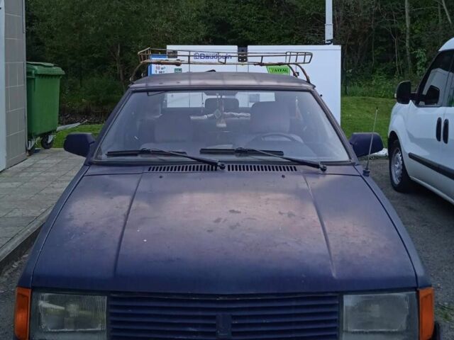 Синий Москвич / АЗЛК 2141, объемом двигателя 1.5 л и пробегом 39 тыс. км за 400 $, фото 2 на Automoto.ua