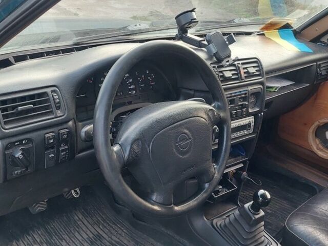 Зеленый Москвич / АЗЛК 2141, объемом двигателя 1.7 л и пробегом 300 тыс. км за 500 $, фото 6 на Automoto.ua