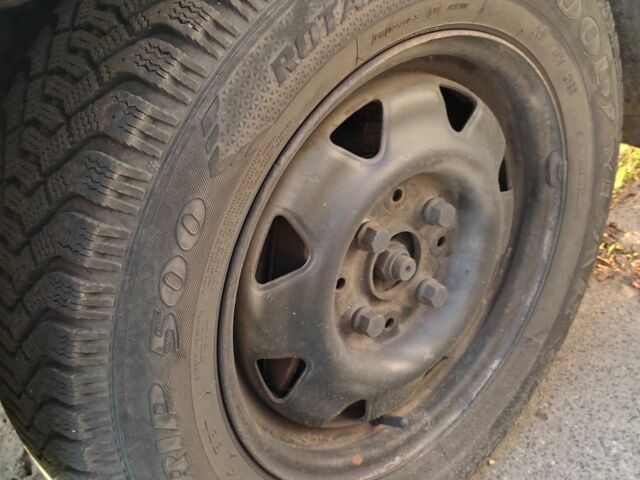 Москвич / АЗЛК 2141 1992 в Киеве на Automoto.ua Зеленый Москвич / АЗЛК 2141, объемом двигателя 1.5 л и пробегом 178 тыс. км за 900 $, фото 5 на Automoto.ua