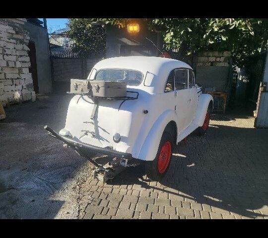 Белый Москвич / АЗЛК 401, объемом двигателя 0 л и пробегом 300 тыс. км за 2500 $, фото 3 на Automoto.ua