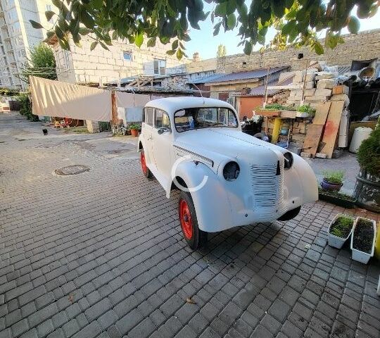 Белый Москвич / АЗЛК 401, объемом двигателя 0 л и пробегом 300 тыс. км за 2500 $, фото 1 на Automoto.ua