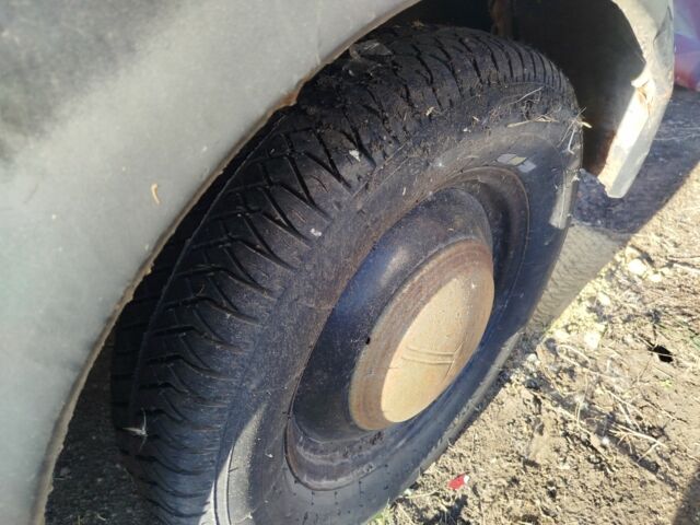 Москвич / АЗЛК 401 1951 в Одессе на Automoto.ua Красный Москвич / АЗЛК 401, объемом двигателя 1 л и пробегом 30 тыс. км за 1000 $, фото 2 на Automoto.ua