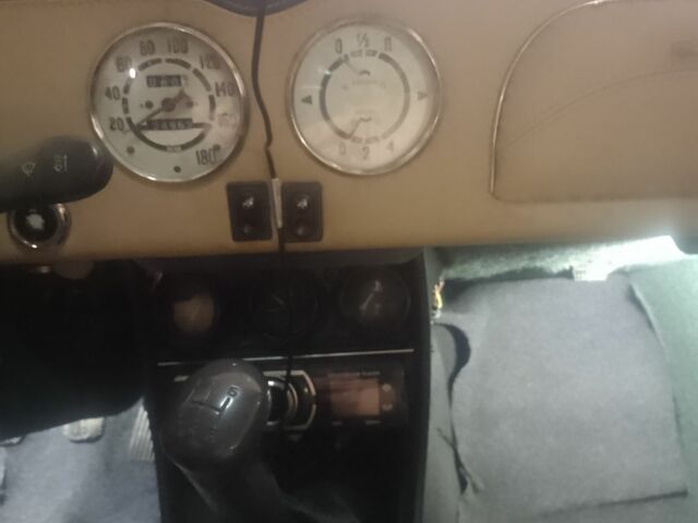 Серый Москвич / АЗЛК 401, объемом двигателя 1.6 л и пробегом 50 тыс. км за 10000 $, фото 6 на Automoto.ua