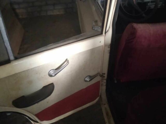 Бежевый Москвич / АЗЛК 408, объемом двигателя 0 л и пробегом 65 тыс. км за 1829 $, фото 4 на Automoto.ua