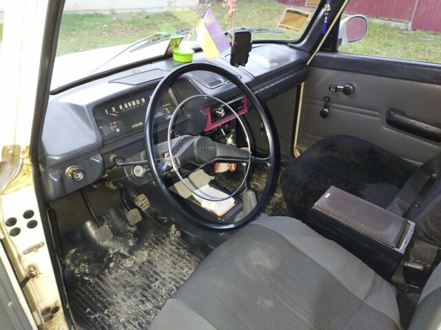 Бежевый Москвич / АЗЛК 412, объемом двигателя 1.5 л и пробегом 80 тыс. км за 238 $, фото 6 на Automoto.ua