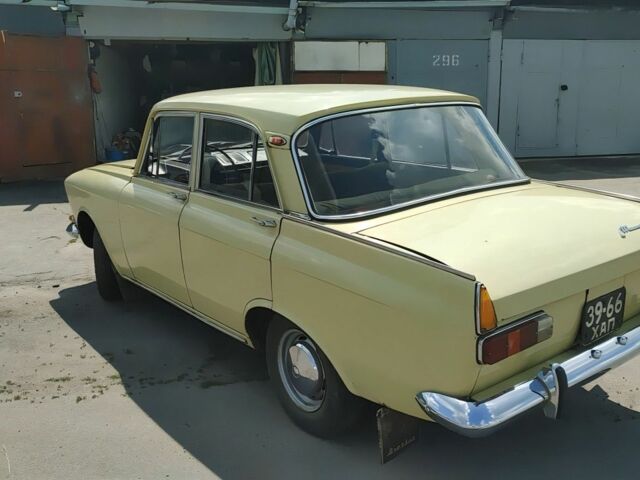 Желтый Москвич / АЗЛК 412, объемом двигателя 0 л и пробегом 300 тыс. км за 596 $, фото 4 на Automoto.ua