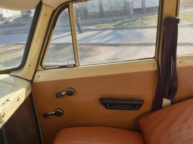 Желтый Москвич / АЗЛК 412, объемом двигателя 1.5 л и пробегом 73 тыс. км за 713 $, фото 4 на Automoto.ua