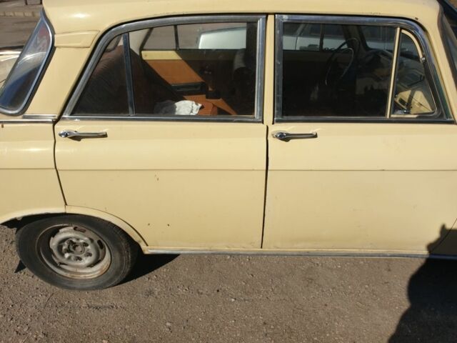 Желтый Москвич / АЗЛК 412, объемом двигателя 1.5 л и пробегом 73 тыс. км за 713 $, фото 2 на Automoto.ua