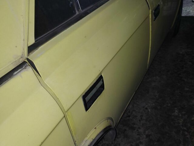 Желтый Москвич / АЗЛК 412, объемом двигателя 0 л и пробегом 80 тыс. км за 413 $, фото 4 на Automoto.ua