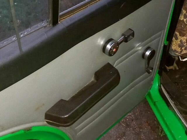 Зеленый Москвич / АЗЛК 412, объемом двигателя 1.5 л и пробегом 100 тыс. км за 596 $, фото 5 на Automoto.ua