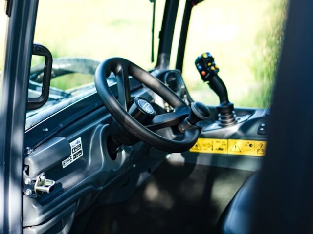 Синий Мултиван С, объемом двигателя 1.8 л и пробегом 10 тыс. км за 56196 $, фото 4 на Automoto.ua