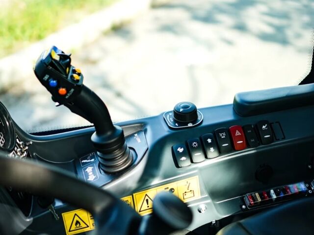 Синий Мултиван С, объемом двигателя 1.8 л и пробегом 10 тыс. км за 56196 $, фото 3 на Automoto.ua